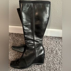 Kenneth Cole Reaction size 7 women’s boots.